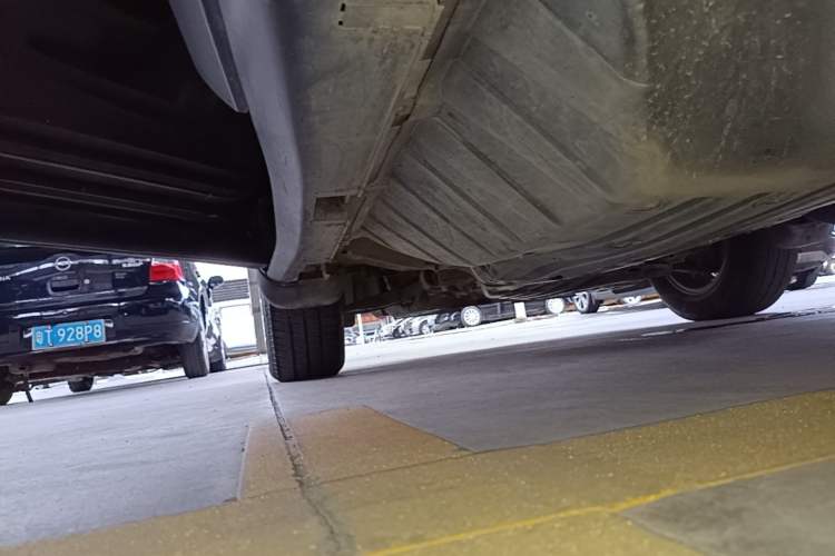Used Honda CR-V 2012 2.0L two-wheel drive urban version Left Side Sill