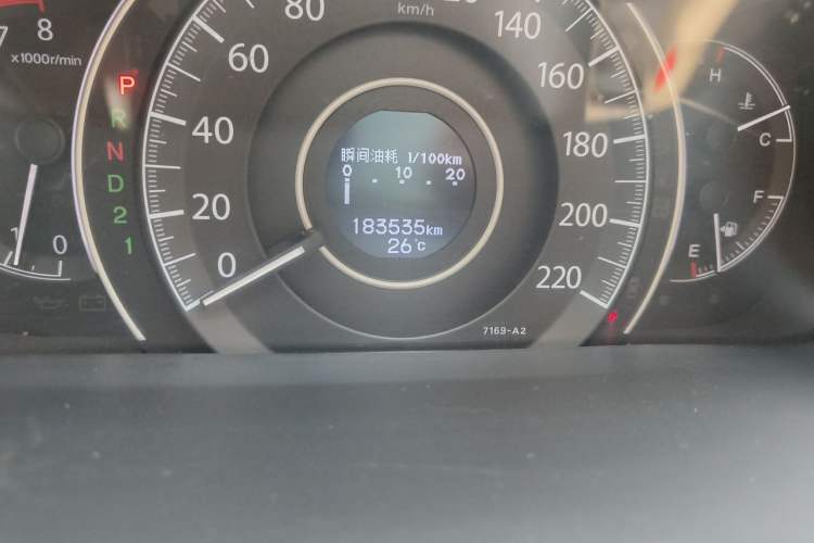 Used Honda CR-V 2012 2.0L two-wheel drive urban version Odometer Close Up