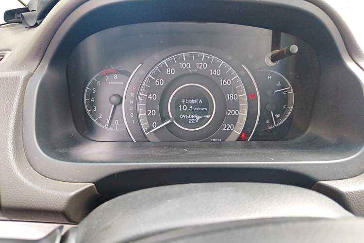 Used Honda CR-V 2012 2.0L two-wheel drive urban version Odometer Close Up