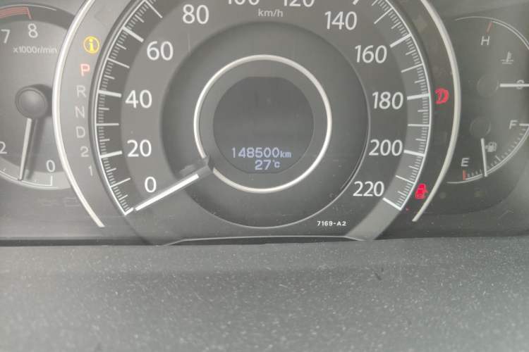 Used Honda CR-V 2012 2.0L two-wheel drive urban version Odometer Close Up