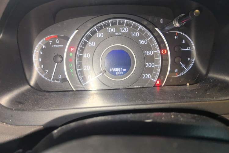Used Honda CR-V 2012 2.0L two-wheel drive urban version Odometer Close Up