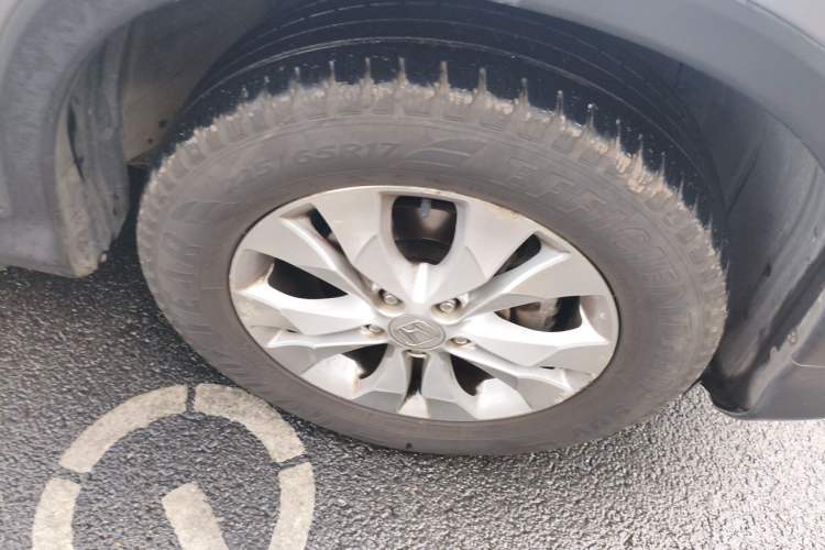 Used Honda CR-V 2012 2.4L four-wheel drive luxury version Right Front Wheel Hub