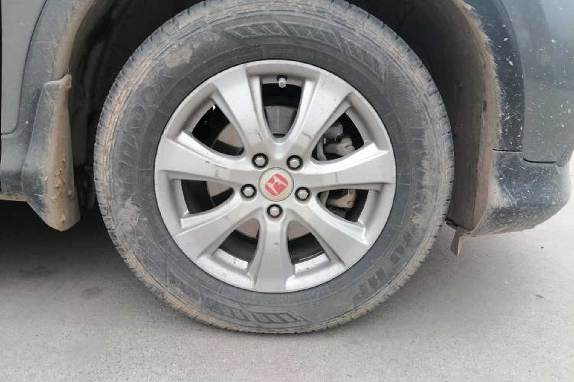 Used Honda CR-V 2012 2.0L two-wheel drive urban version Right Front Wheel Hub