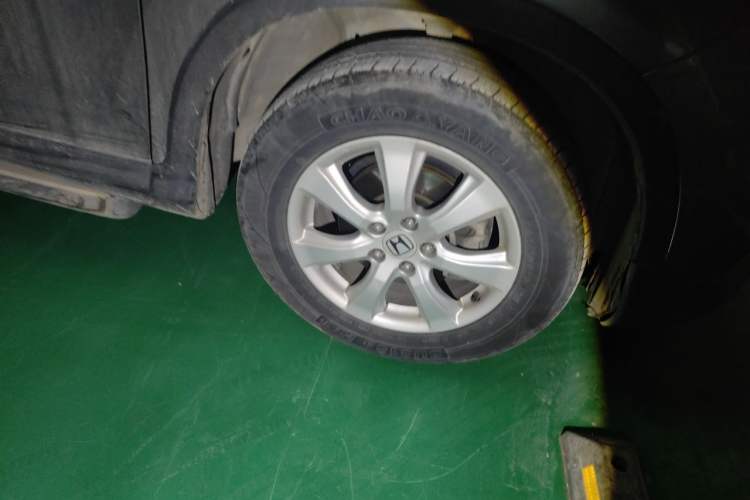 Used Honda CR-V 2012 2.0L two-wheel drive urban version Right Front Wheel Hub