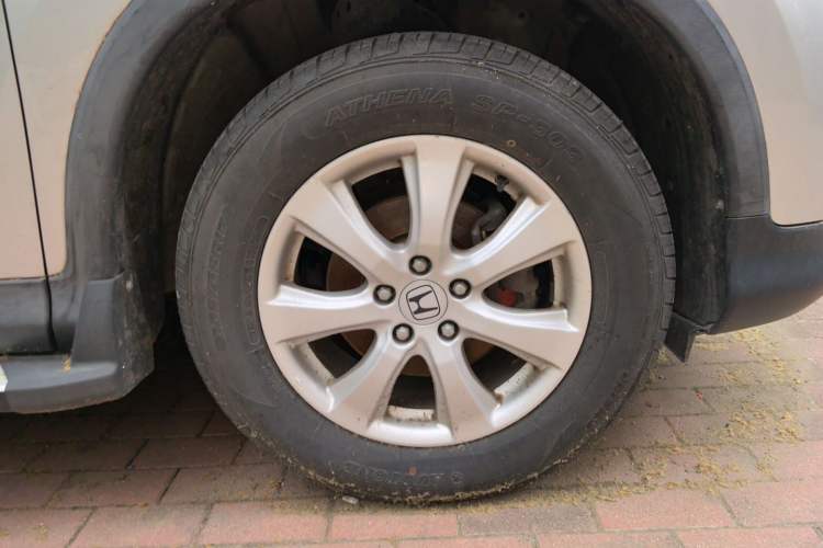 Used Honda CR-V 2012 2.0L two-wheel drive urban version Right Front Wheel Hub