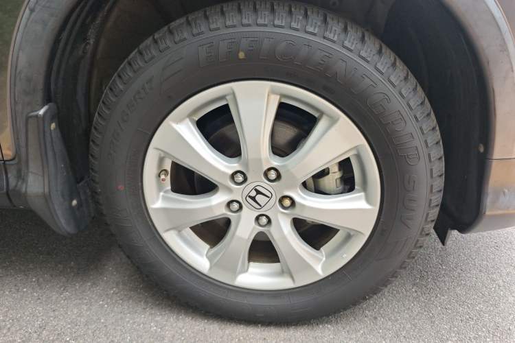 Used Honda CR-V 2012 2.0L two-wheel drive urban version Right Front Wheel Hub
