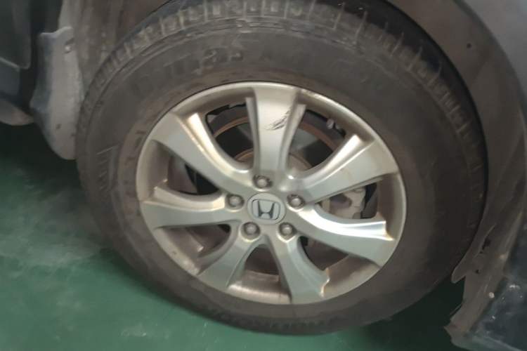 Used Honda CR-V 2012 2.0L two-wheel drive urban version Right Front Wheel Hub