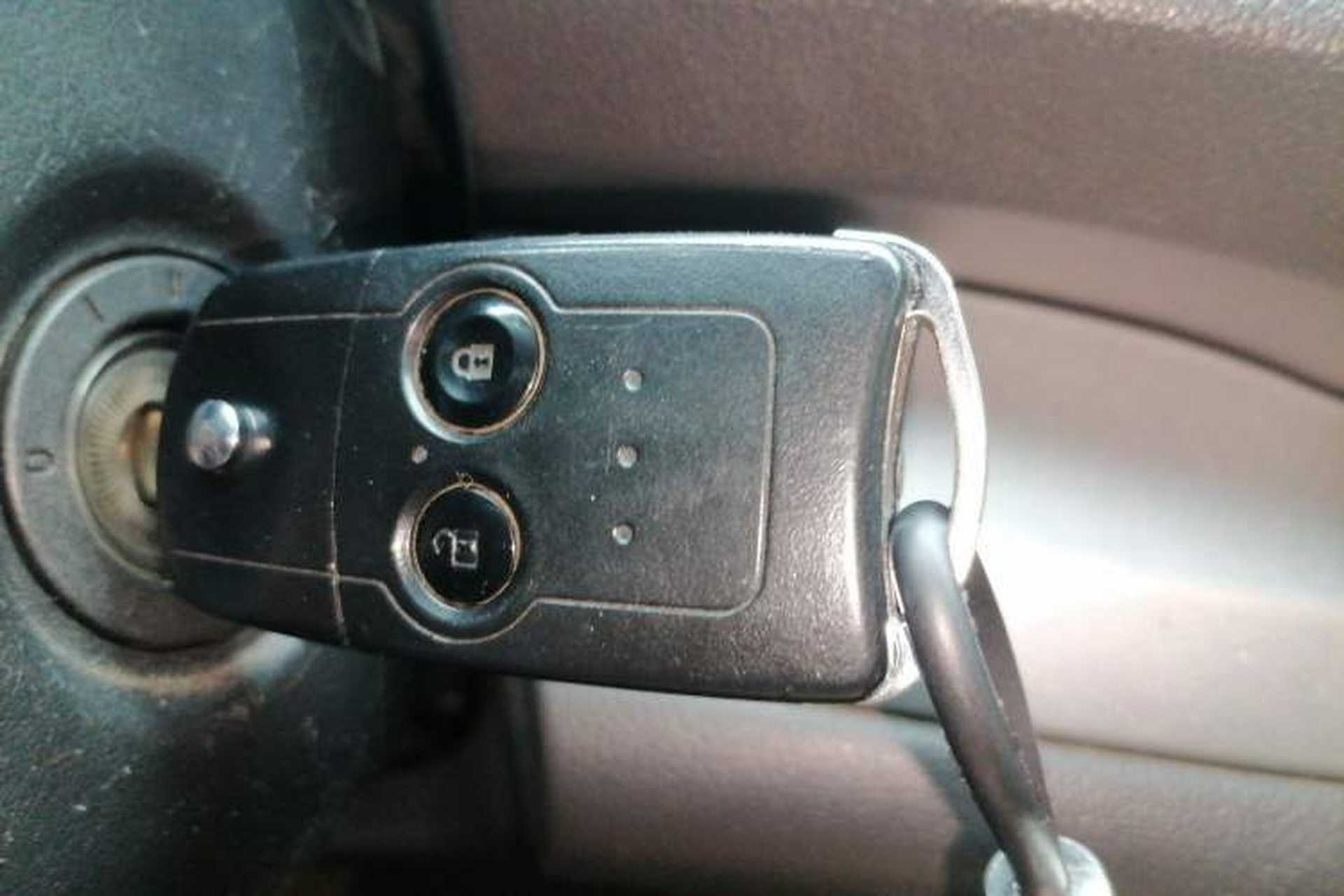 Used Honda CR-V 2012 2.0L two-wheel drive urban version Vehicle Key