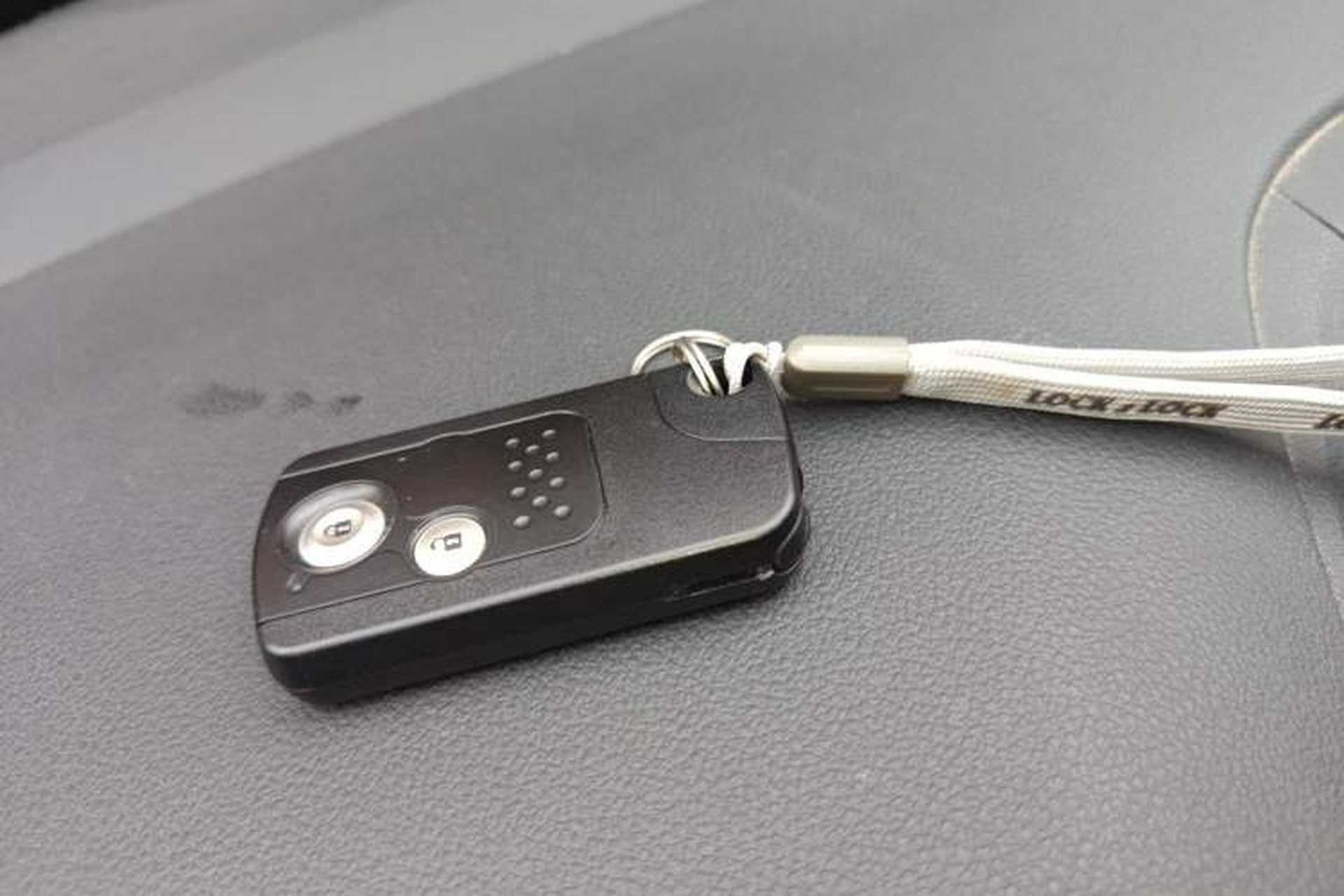 Used Honda CR-V 2012 2.4L four-wheel drive luxury version Vehicle Key