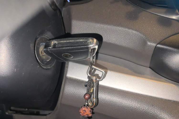 Used Honda CR-V 2012 2.0L two-wheel drive urban version Vehicle Key