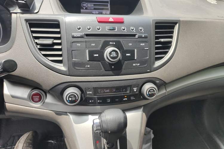 Used Honda CR-V 2012 2.4L four-wheel drive luxury version Audio And AC Panel