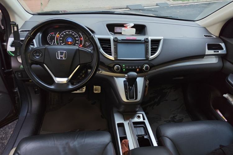 Used Honda CR-V 2012 2.0L two-wheel drive urban version Center Console