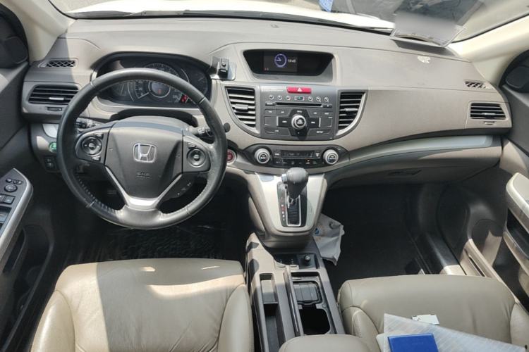 Used Honda CR-V 2012 2.4L four-wheel drive luxury version Center Console