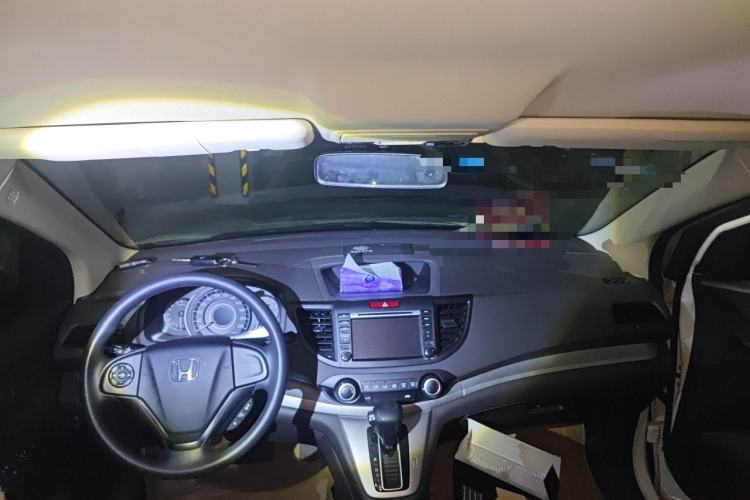 Used Honda CR-V 2012 2.0L two-wheel drive urban version Center Console