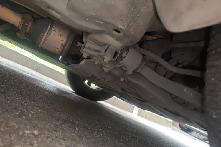 Used Honda CR-V 2012 2.4L four-wheel drive luxury version Chassis Front Right