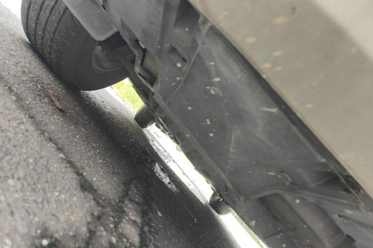 Used Honda CR-V 2012 2.4L four-wheel drive luxury version Chassis Front Right