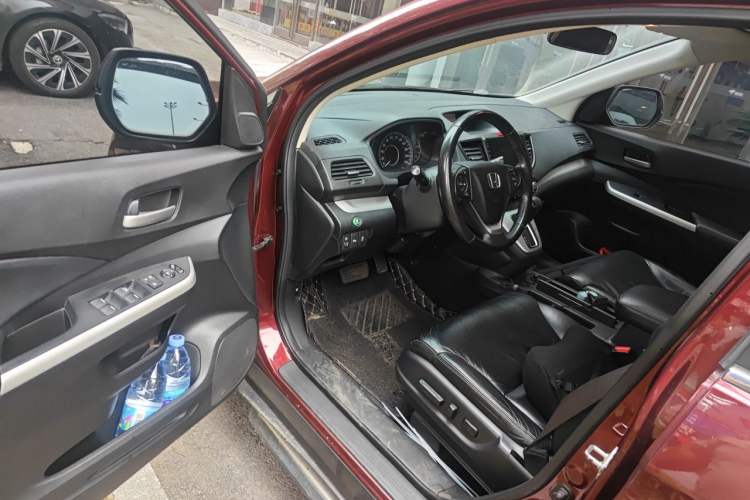 Used Honda CR-V 2012 2.4L four-wheel drive luxury version Driver Seat
