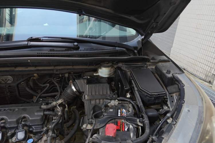 Used Honda CR-V 2012 2.0L two-wheel drive urban version Engine Bay Left