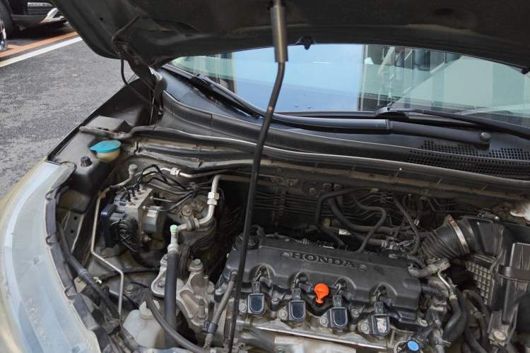 Used Honda CR-V 2012 2.0L two-wheel drive urban version Engine Bay Right