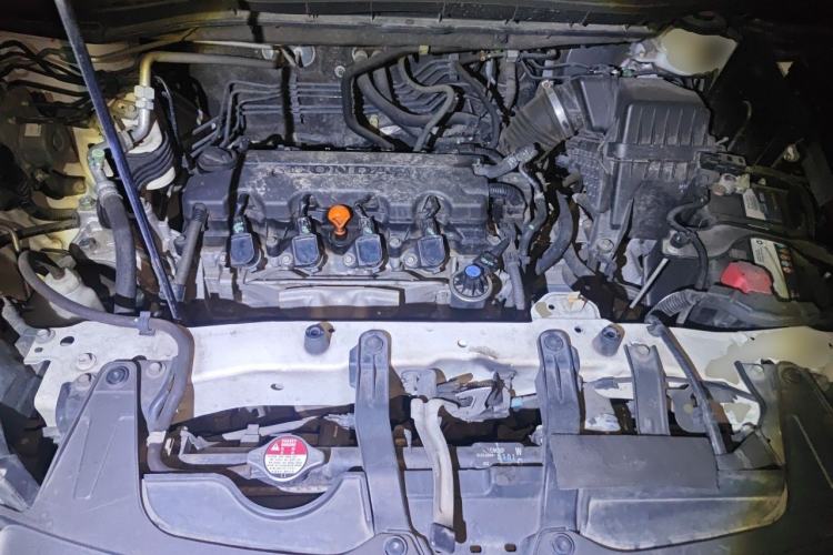 Used Honda CR-V 2012 2.0L two-wheel drive urban version Engine Bay