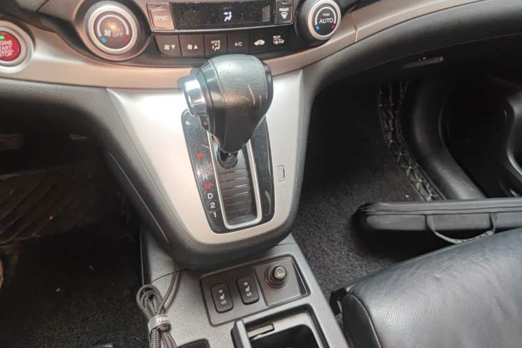 Used Honda CR-V 2012 2.4L four-wheel drive luxury version Gear Lever