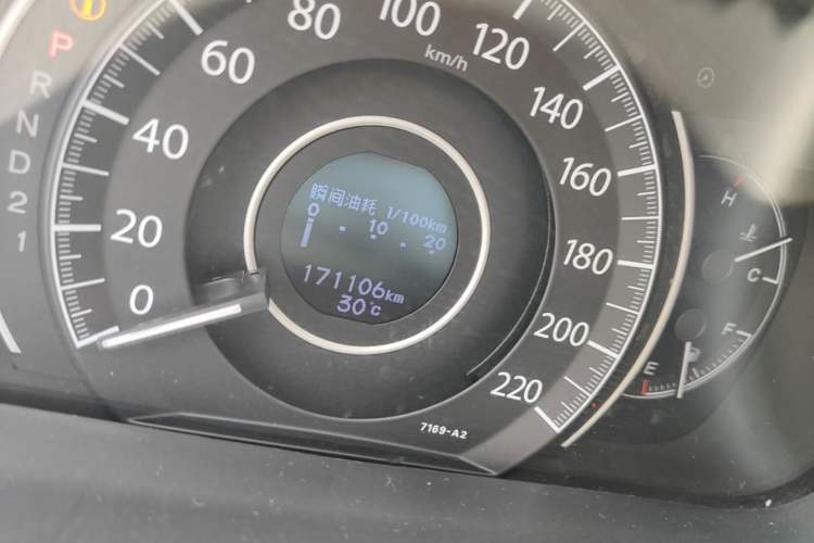 Used Honda CR-V 2012 2.4L four-wheel drive luxury version Odometer Close Up