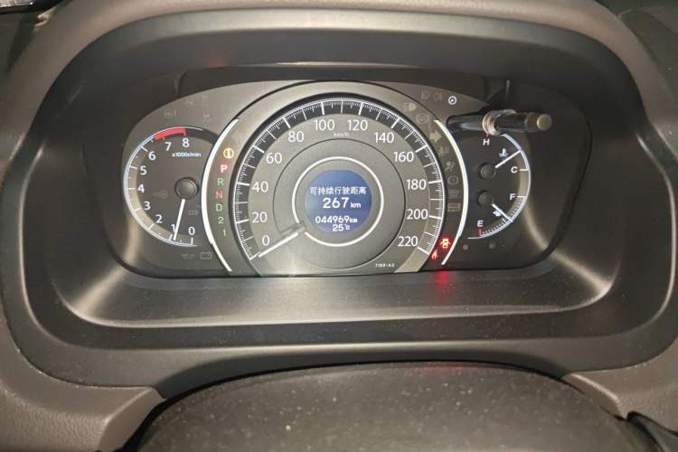 Used Honda CR-V 2012 2.0L two-wheel drive urban version Odometer Close Up