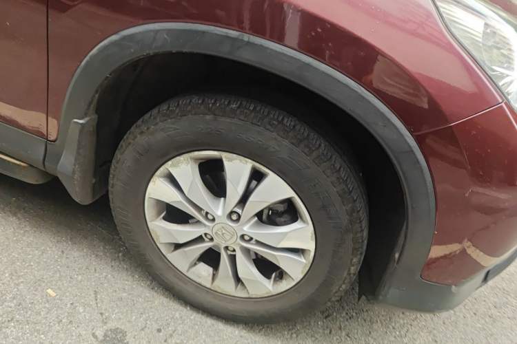 Used Honda CR-V 2012 2.4L four-wheel drive luxury version Right Front Wheel Hub