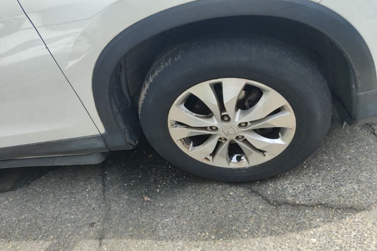 Used Honda CR-V 2012 2.4L four-wheel drive luxury version Right Front Wheel Hub
