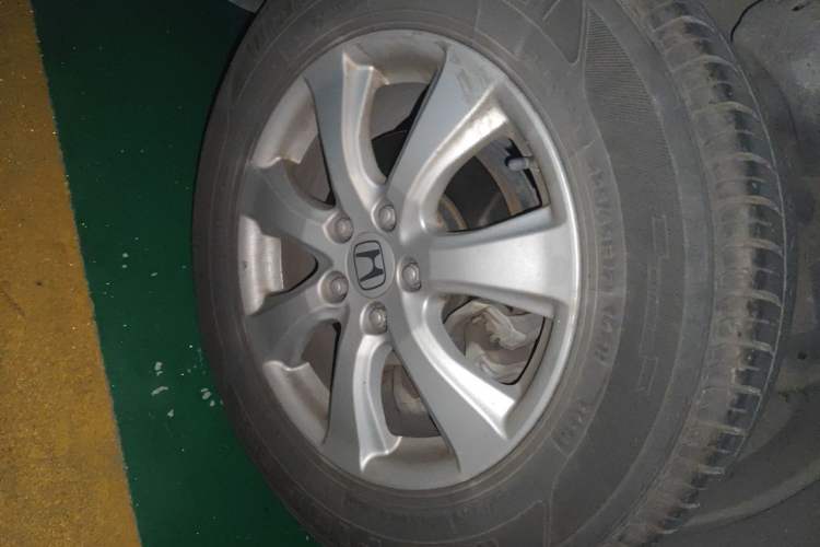 Used Honda CR-V 2012 2.0L two-wheel drive urban version Right Front Wheel Hub