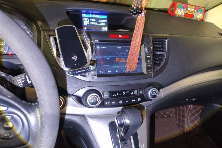 Used Honda CR-V 2012 2.4L four-wheel drive luxury version Audio And AC Panel