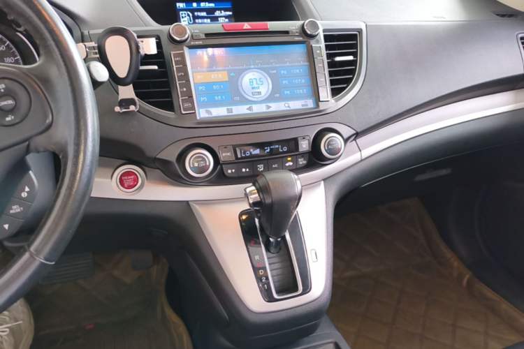 Used Honda CR-V 2012 2.4L four-wheel drive luxury version Audio And AC Panel