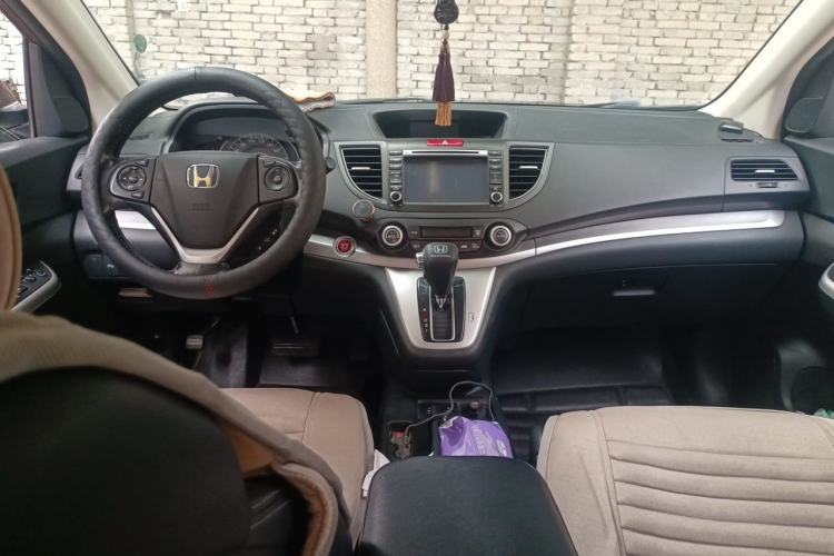 Used Honda CR-V 2012 2.4L four-wheel drive luxury version Center Console