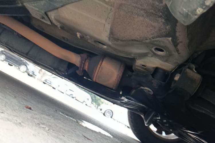 Used Honda CR-V 2012 2.4L four-wheel drive luxury version Chassis Front Right