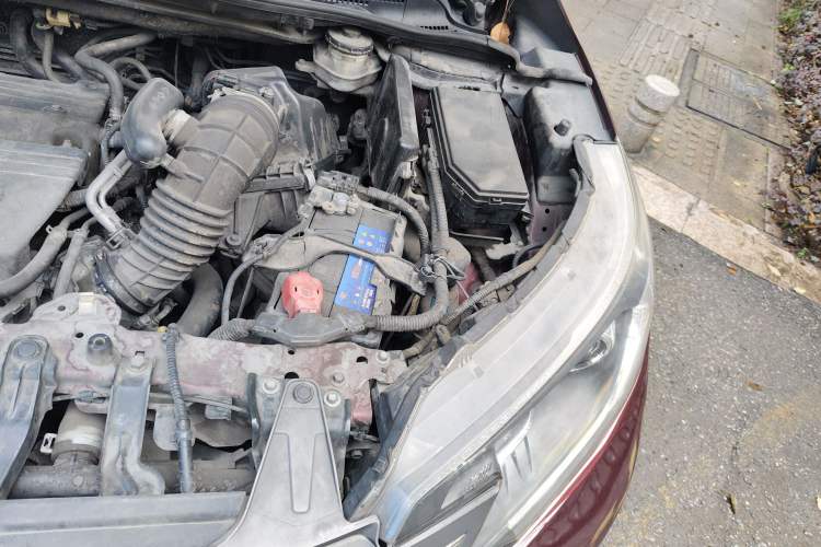Used Honda CR-V 2012 2.4L four-wheel drive luxury version Engine Bay Left