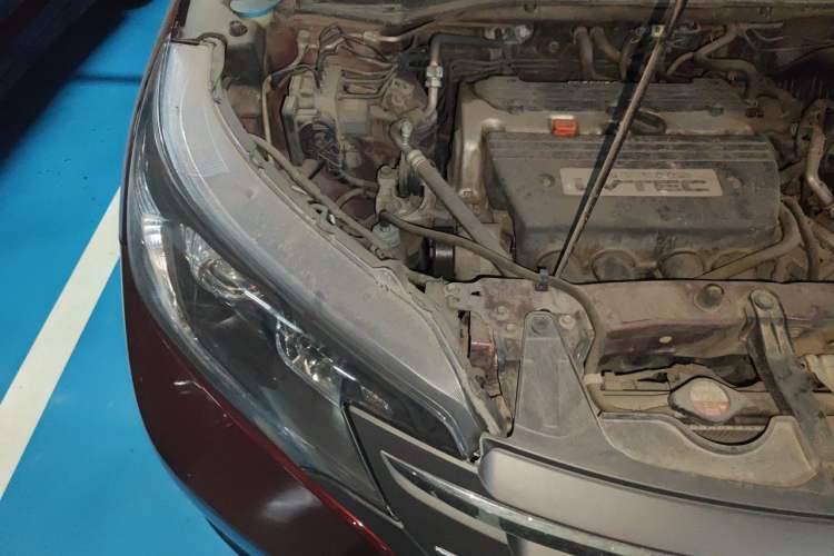 Used Honda CR-V 2012 2.4L four-wheel drive luxury version Engine Bay Right