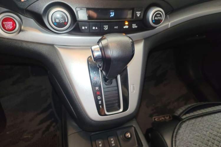 Used Honda CR-V 2012 2.4L four-wheel drive luxury version Gear Lever