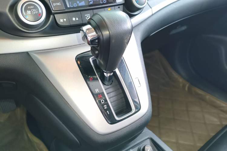 Used Honda CR-V 2012 2.4L four-wheel drive luxury version Gear Lever