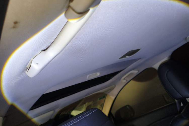 Used Honda CR-V 2012 2.4L four-wheel drive luxury version Headliner