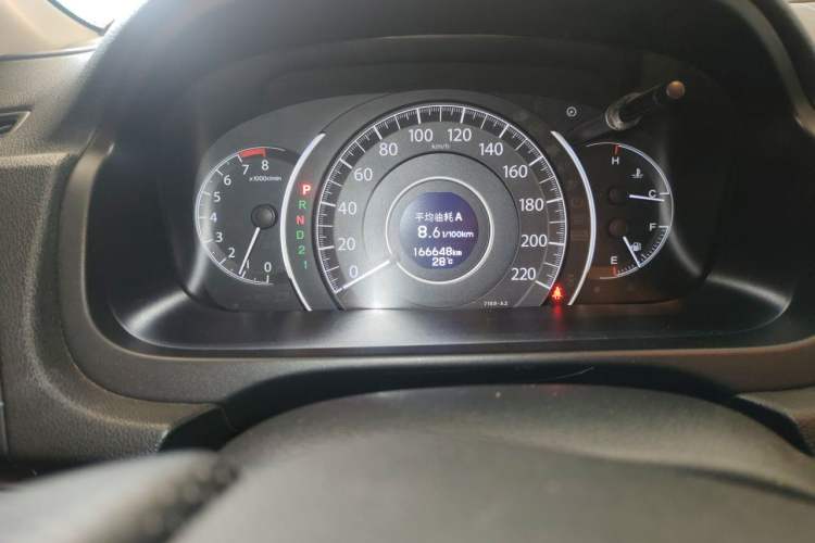 Used Honda CR-V 2012 2.4L four-wheel drive luxury version Odometer Close Up