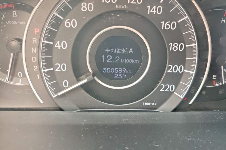 Used Honda CR-V 2012 2.4L four-wheel drive luxury version Odometer Close Up