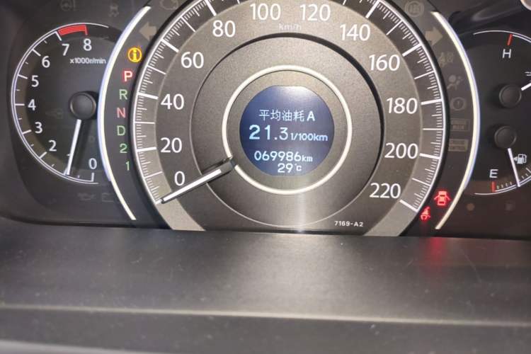 Used Honda CR-V 2012 2.4L four-wheel drive luxury version Odometer Close Up