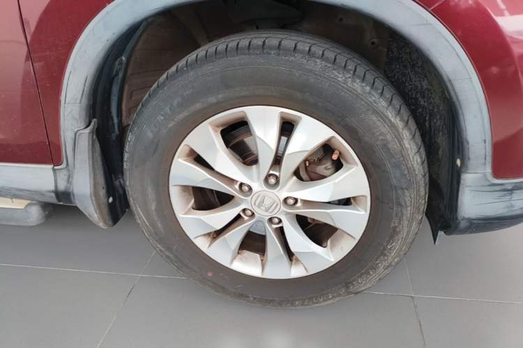 Used Honda CR-V 2012 2.4L four-wheel drive luxury version Right Front Wheel Hub