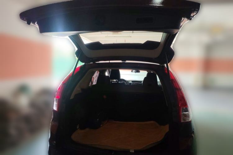Used Honda CR-V 2012 2.4L four-wheel drive luxury version Trunk