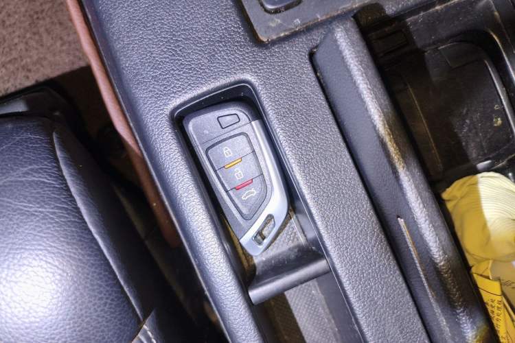 Used Honda CR-V 2012 2.4L four-wheel drive luxury version Vehicle Key