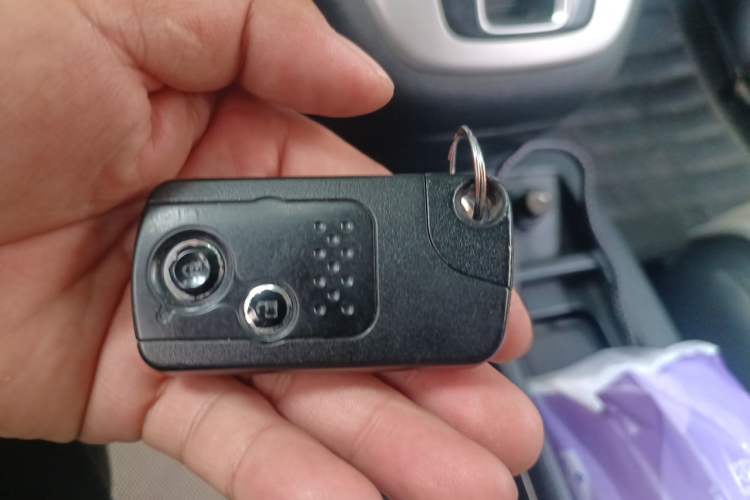 Used Honda CR-V 2012 2.4L four-wheel drive luxury version Vehicle Key