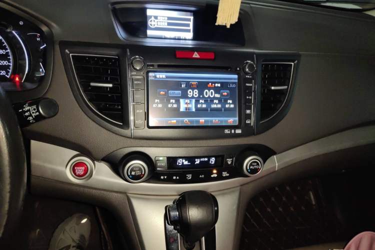 Used Honda CR-V 2012 2.4L four-wheel drive luxury version Audio And AC Panel