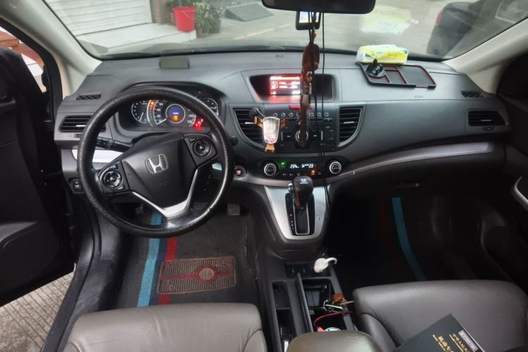 Used Honda CR-V 2012 2.4L four-wheel drive luxury version Center Console