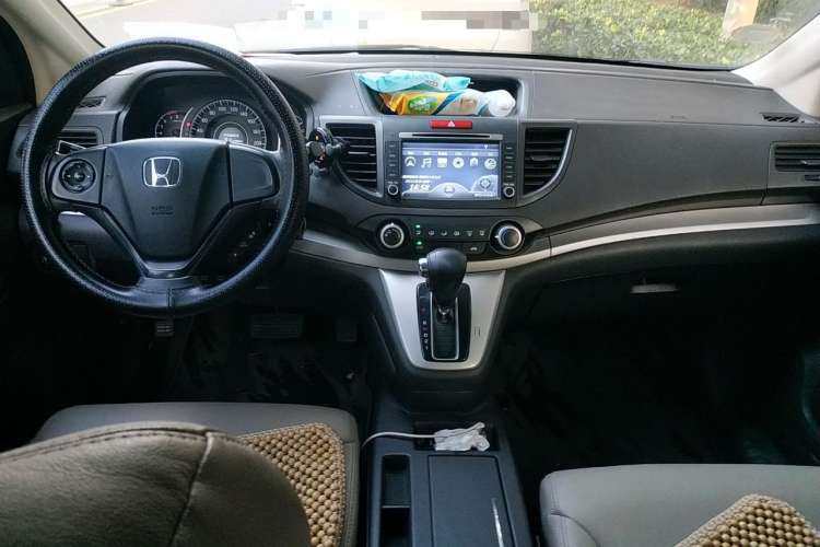 Used Honda CR-V 2012 2.0L two-wheel drive urban version Center Console