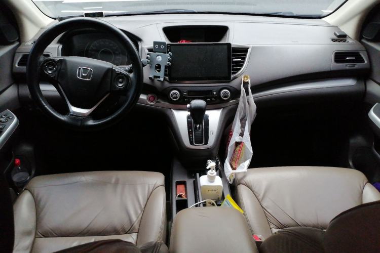 Used Honda CR-V 2012 2.4L four-wheel drive luxury version Center Console